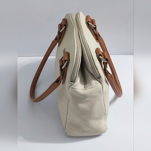 Valentina Cream and Tan Leather Handbag. Pre-owned. Great Condition. - Picture 4 of 15